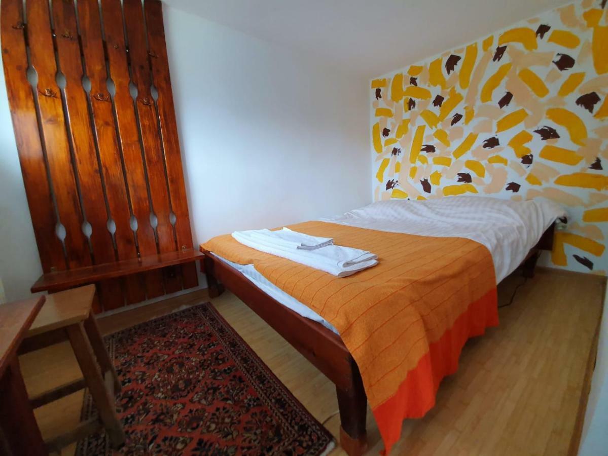 Vila Margareta Curtea De Arges Bagian luar foto